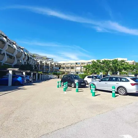 Appartamento Le Quai Aux Fleurs Avec Parking Sécurisé Clim Piscine à Port Camargue - Rossiconciergerie - Linge Inclus